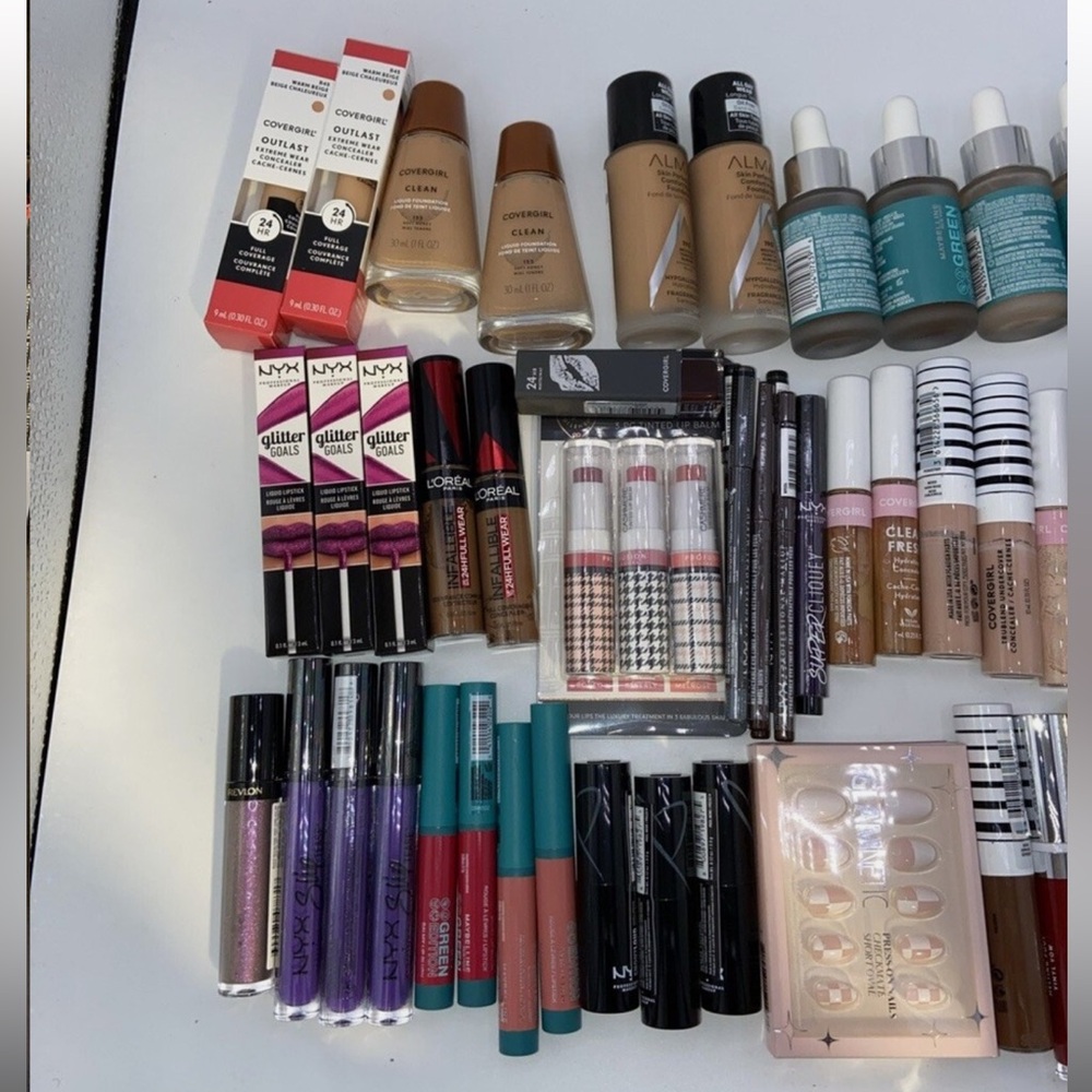 Makeup Collection Bundle 15 - Picture 2 of 5